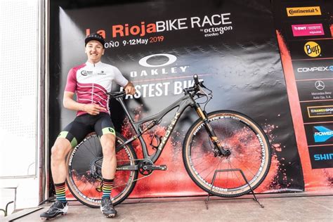 Dascălu began cycling at the age of 14 with downhill competitions, before switching to cross country. Vlad Dascalu y Rocío del Alba ganan La Rioja Bike Race 2019