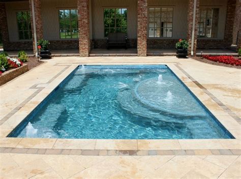 Gunite Spa With Bubblers Jets And Tanning Ledge Water Features Spa