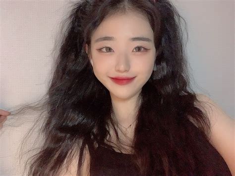 This Gorgeous Influencer Is Izone Jang Wonyoungs Look Alike