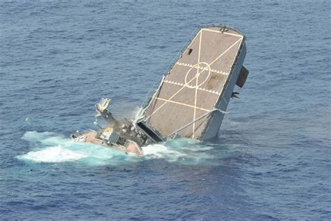 Aussie Sub Sinks Us Ship Abc News Australian Broadcasting Corporation