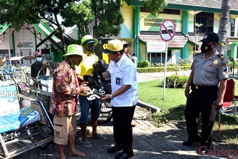 Momen Hut Emas Ke Petrokimia Gresik Gelontorkan Paket Sembako