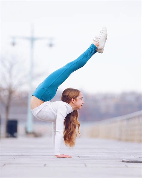 Pin By Isla Krickel ️ On Anna Mcnulty Anna Mcnulty Gymnastics Poses