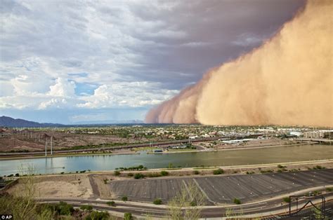 Enormous Haboob Dust Cloud 2000 Feet Tall Covers The City Of Phoenix