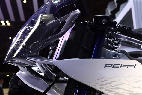 7 electric motorcycles and scooters. Yamaha PES2 Electric Sportbike Concept Unveiled At Tokyo ...