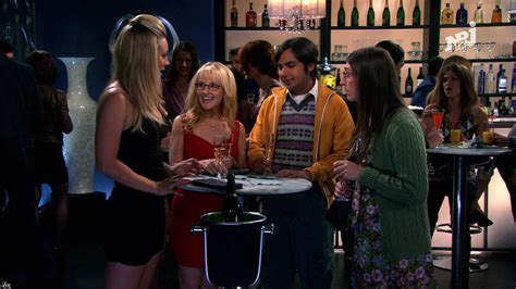 Kaley Cuoco Et Mélissa Rauch Dans The Big Bang Theory 250818 01