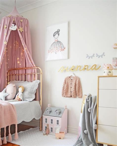 Grau ist eine der angesagtesten neutralen farben der letzten jahre. Babyzimmer Mädchen Ideen Grau Rosa / Mein Babykindergarten ...