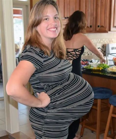 Chica rusa embarazada con gemelos Fotos eróticas y porno