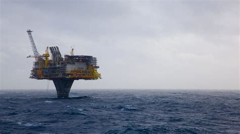 Draugen Oil Platform In The North Sea Oil Plant In Sea 1600x900