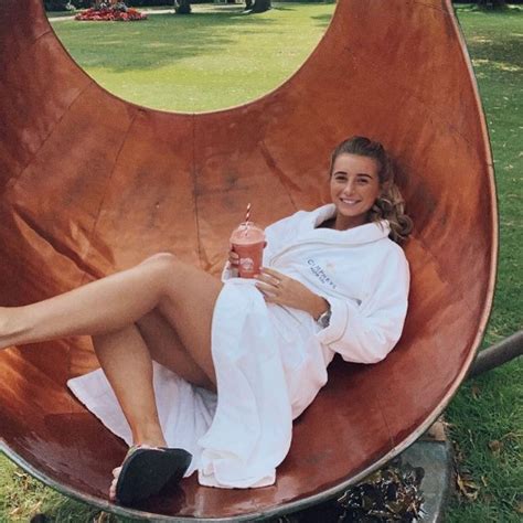 Dani Dyer Shares Cute Pregnancy Bump Snap On Spa Getaway With Mum