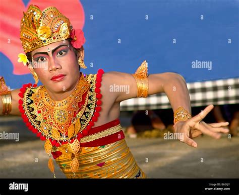 Traditional Balinese Dancer Indonesia Bali Stock Photo Alamy