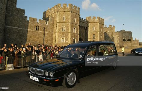 A hearse containing Princess Margarets coffin leaves St. Georges ...