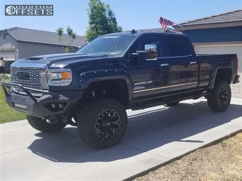 2018 Gmc Sierra 2500 Hd With 20x10 18 Fuel Assault And 32560r20