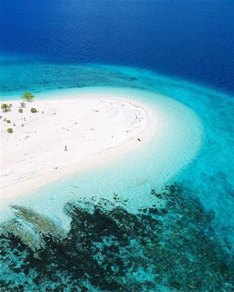 Coron Palawan White Sand Beaches Deep Blue Water A True Slice Of
