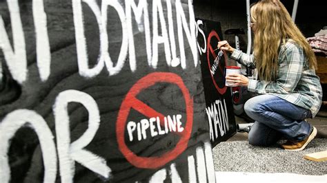 Iowa Lawmakers Seek To Delay Carbon Pipelines Use Of Eminent Domain