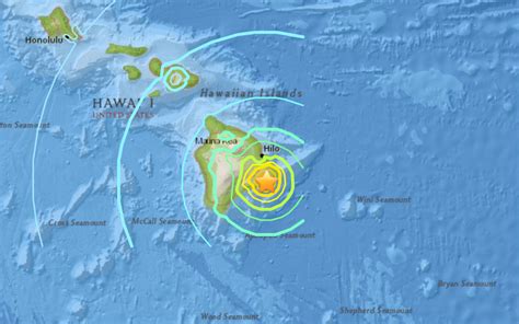 6.9-magnitude earthquake rocks Hawaii after volcano eruption | WGN-TV