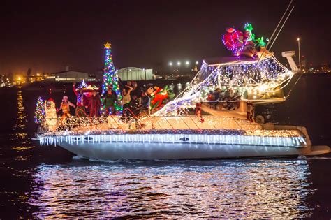 San Diego Bay Parade Of Lights Witness The Spectacle As Boats On The