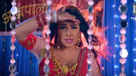 bhojpuri actress amrapali dubey s hot belly dancing video is the latest viral thing on internet
