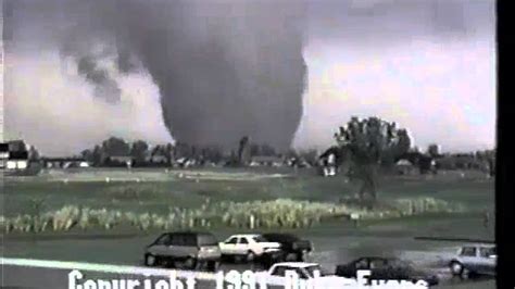 Heres What To Know About The Deadly Andover Kansas Tornado In 1991