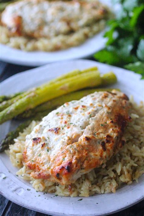 Are you the one of those who thinks taste and health can't go hand in hand? Baked Garlic Parmesan Tilapia in 2020 | Parmesan tilapia ...