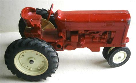 Vintage Ertl Farm Toy Ih International Harvester Tractor