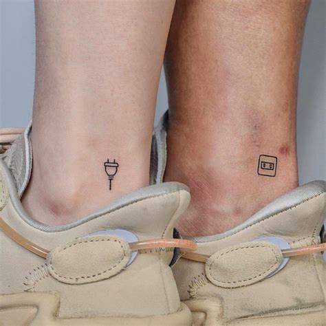 Couples have put our bios that compliment the person who is hopelessly in love with. 95+ Cute Matching Tattoos For Your Lover Or Besties * 2020 ...