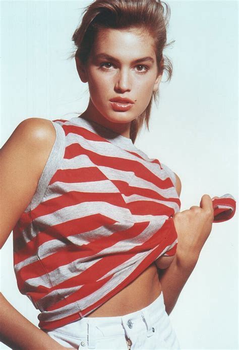 40 Fabulous Photos Show Fashion Styles Of Cindy Crawford In The 1980s