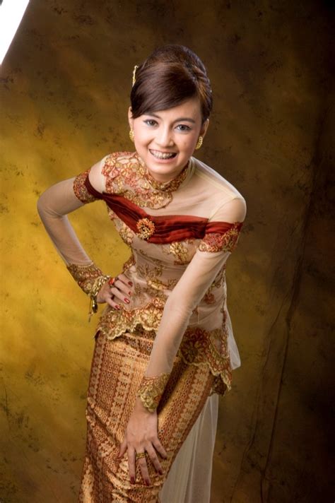 deameidika kebaya is the indonesian women traditional costume