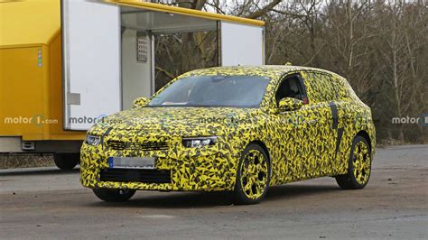A sedan delivery/panel (the astravan) and a convertible (the astra cabrio) also appeared. Nowy Opel Astra 2021 Kombi - Opel Astra Sports Tourer ...