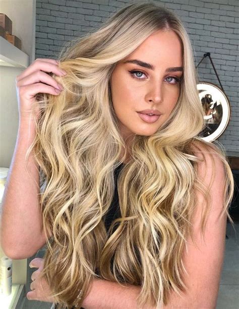 Charming Paradise Blonde Hair Trends In 2021 In 2021 Hair Trends