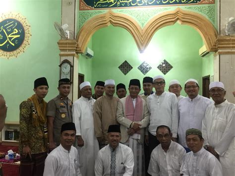 Memperingati isra mi'raj bersama abah guru kh. Wakapolres Tangsel Hadiri Peringatan Isra Mi'raj di Masjid ...