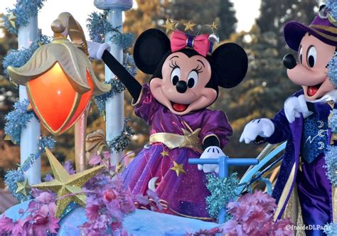 Mickey Presents “happy Anniversary Disneyland Paris” News