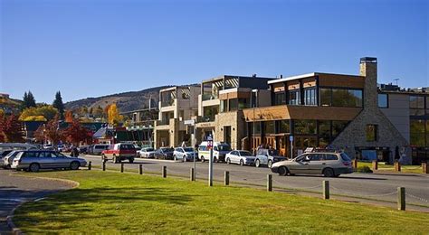 Downtown Wanaka See More Learn More At New Zealand Journeys App For