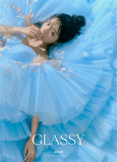 jo yu ri tampil cantik di foto teaser single debut solo “glassy” koreanindo
