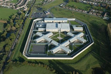 inside uk s biggest women s prison with sex favours for drugs and daily fights mirror online