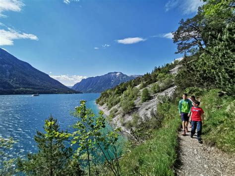 Entdecken sie die aufglasmarkise markilux 8800 (tracfix)! Der ACHENSEE ️ nahe der Wolfsklamm im Karwendel, Tirol
