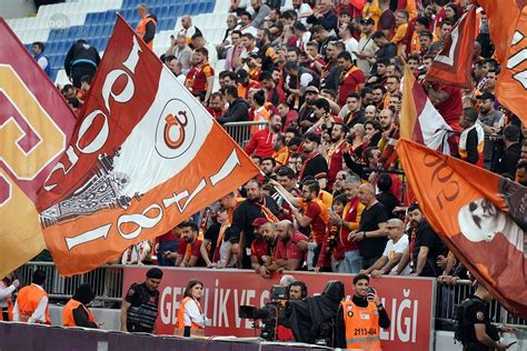 Futbolarena On Twitter Galatasaray Trib Nleri