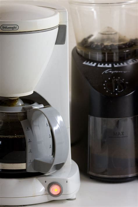 Chances are good that your coffee maker (keurig or not) has some bacteria, algae and mold developing inside of the machine. How to Clean a Coffee Maker with Vinegar | Coffee maker ...
