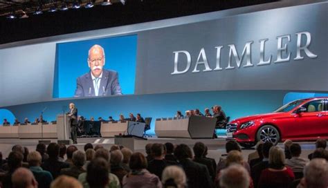 Daimler Aktionäre besorgt über Tesla und andere Elektroautobauer