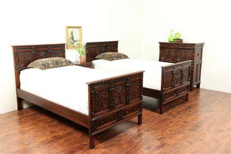English Tudor Antique 4 Pc Oak Bedroom Set Twin Beds Signed Kittinger