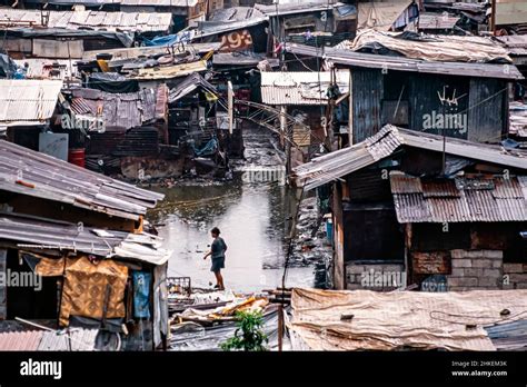 Philippine People Living In Shanty Town In Barangya Guadalupe Manila