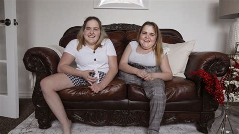 The Conjoined Herrin Twins Their Miraculous Story And What They Look Like Today Savvydime