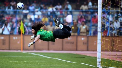 René Higuita The Craziest Goalkeeper In History Oh My Goal With