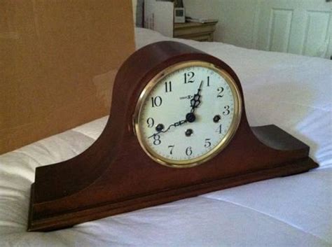 Vintage Howard Miller Key Wound Mantel Clock Model No 612