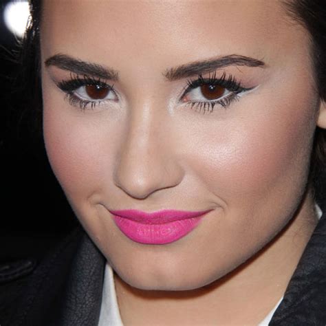 Demi Lovato Makeup Black Eyeshadow White Eyeshadow And Hot Pink