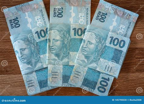 Dinheiro Brasileiro Cdulas Dos Reais Foto De Stock Imagem De