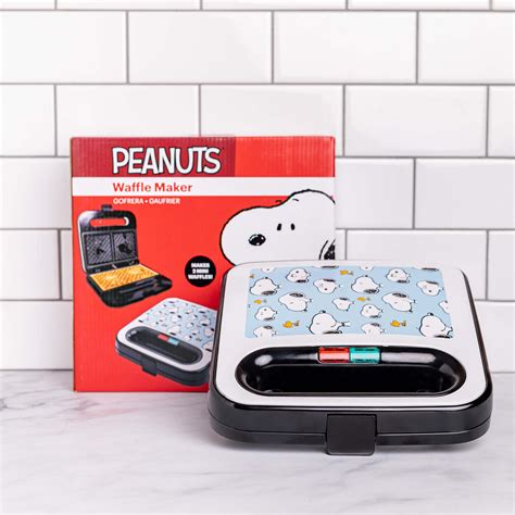 Peanuts Snoopy And Woodstock Double Square Waffle Maker Uncanny Brands