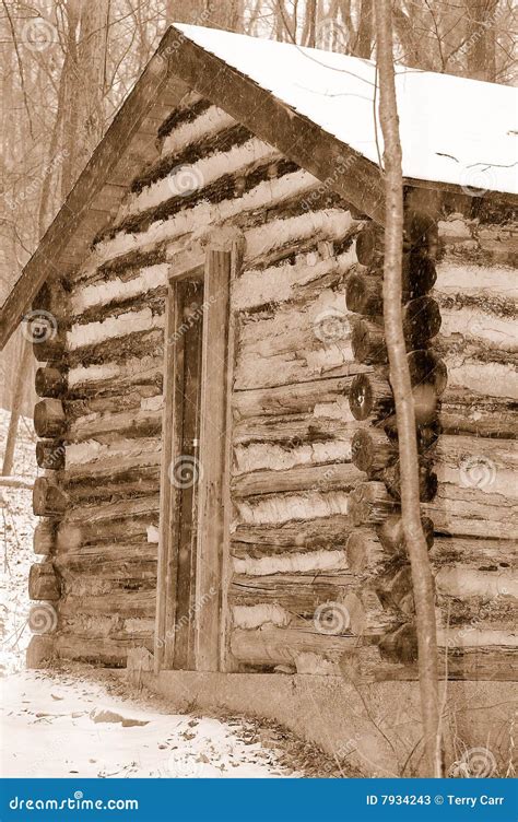 Old Log Cabin In Woods Stock Image Image Of Outdoors 7934243