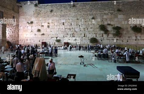 Prayer Western Wall Stock Videos And Footage Hd And 4k Video Clips Alamy