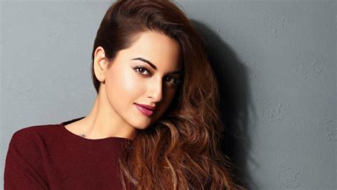 Case Filed Against Sonakshi Sinha For Allegedly Taking A Payment Of 37 Lac And Not Attending An