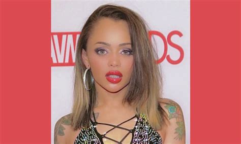 tw pornstars avn media network twitter holly hendrix adds editor and director to accolades